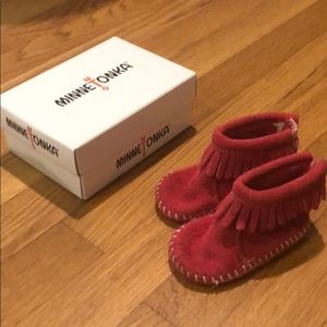 Minne Tonka pink moccasins